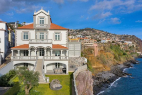 Luxury Barreirinha House by HR Madeira